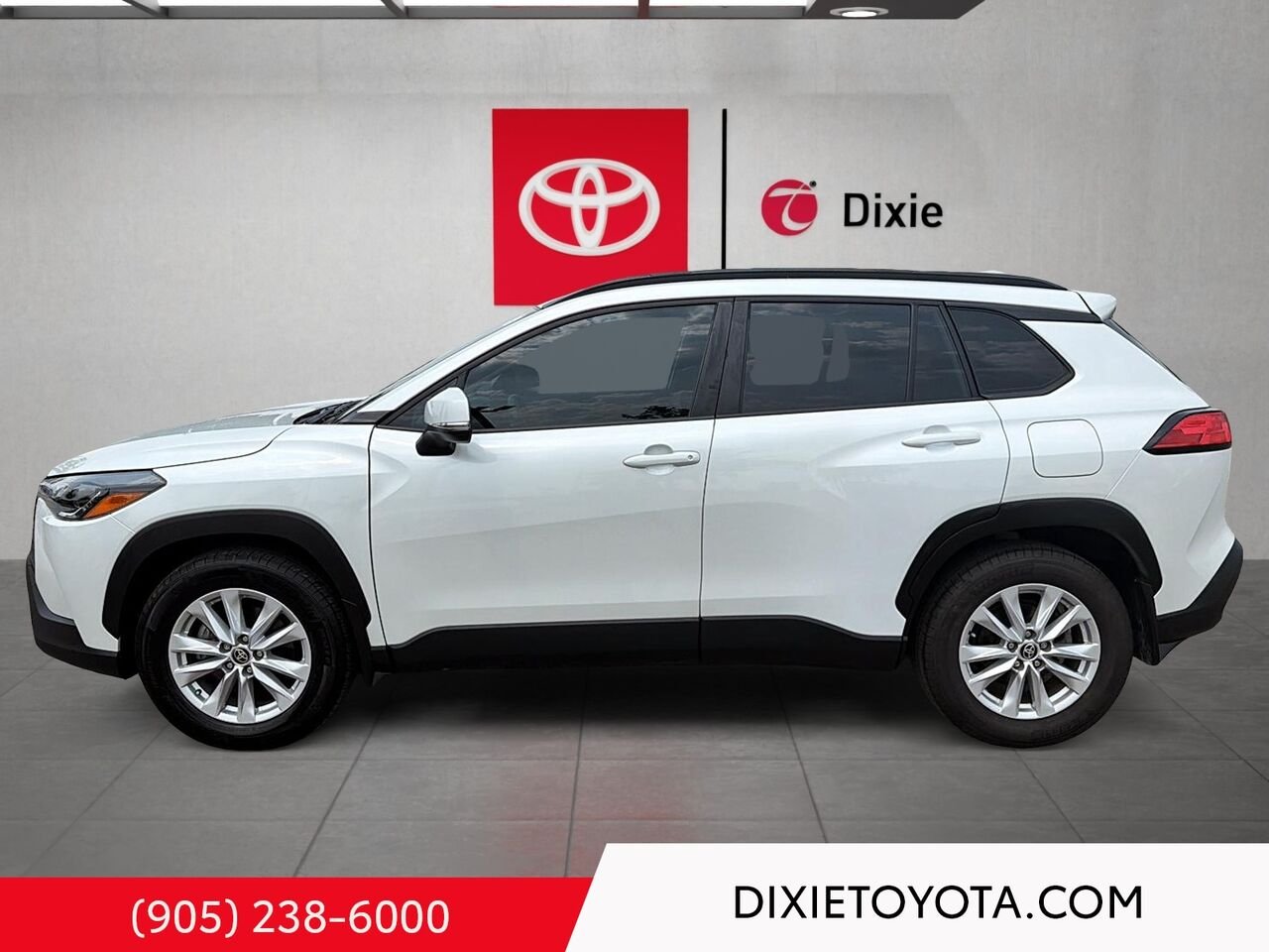 2023 Toyota Corolla Cross LE PREMIUM AWD / CLEAN CARFAX / HEATED SEATS / MOONROOF / ALLOY WHEELS / CARPLAY AND ANDROID AUTO White Mississauga - photo #5