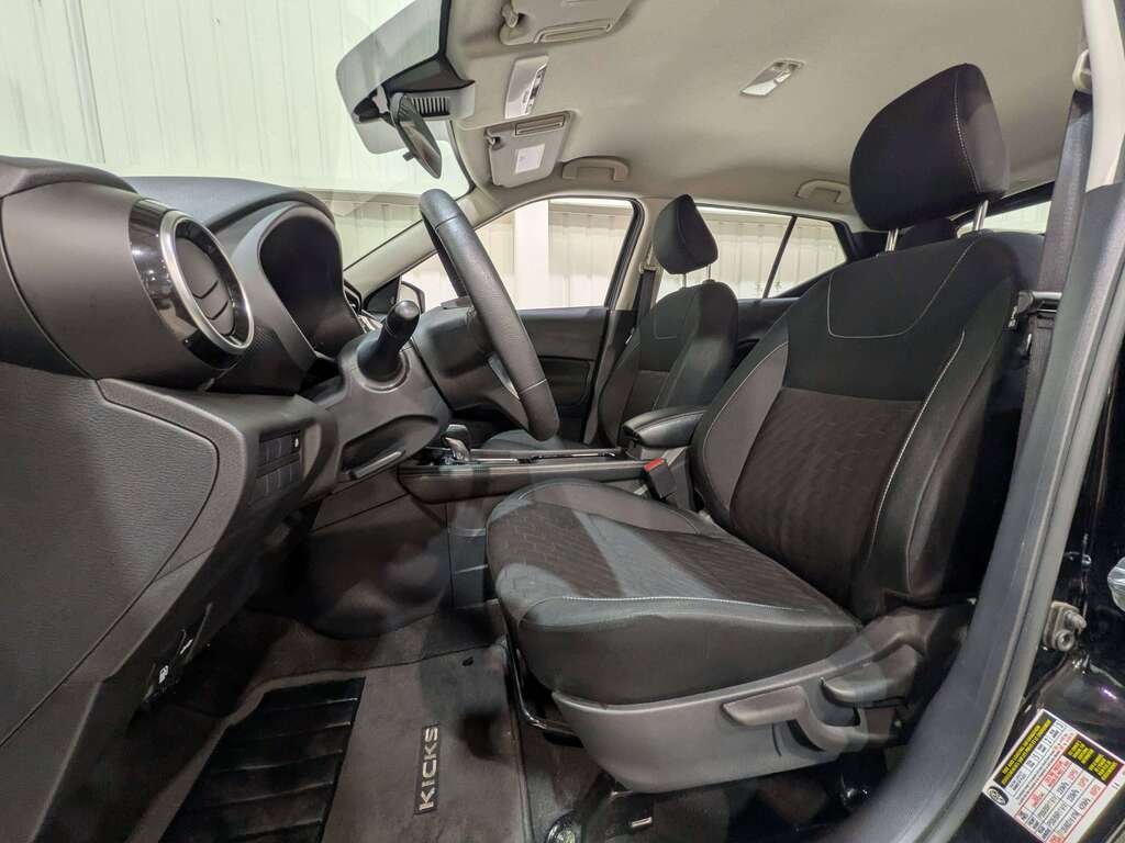 Nissan Kicks 2024 Noir Val-David - photo #1