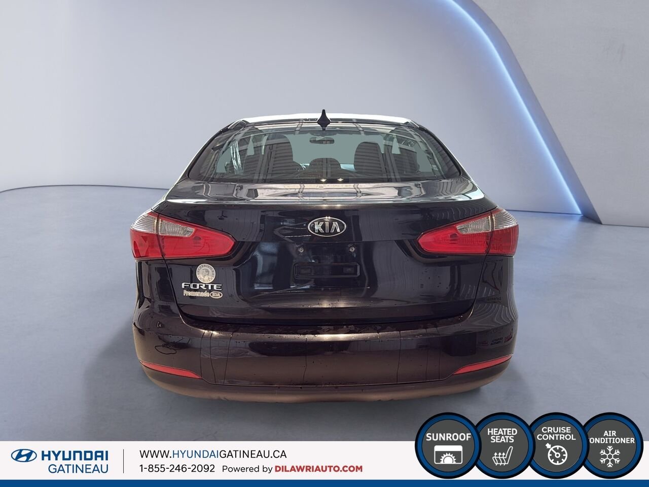 Kia Forte LX+ *** bas millage ,toit ouvrant *** 2015 Noir Ottawa & Gatineau - photo #2