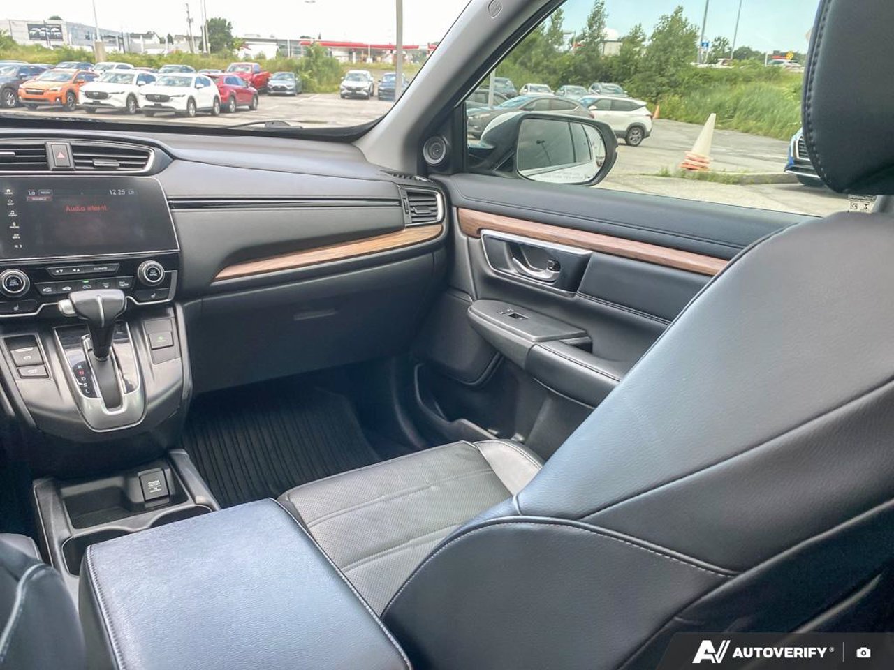 2019 Honda CR-V 2HKRW2H94KH130664 White Mirabel - photo #27
