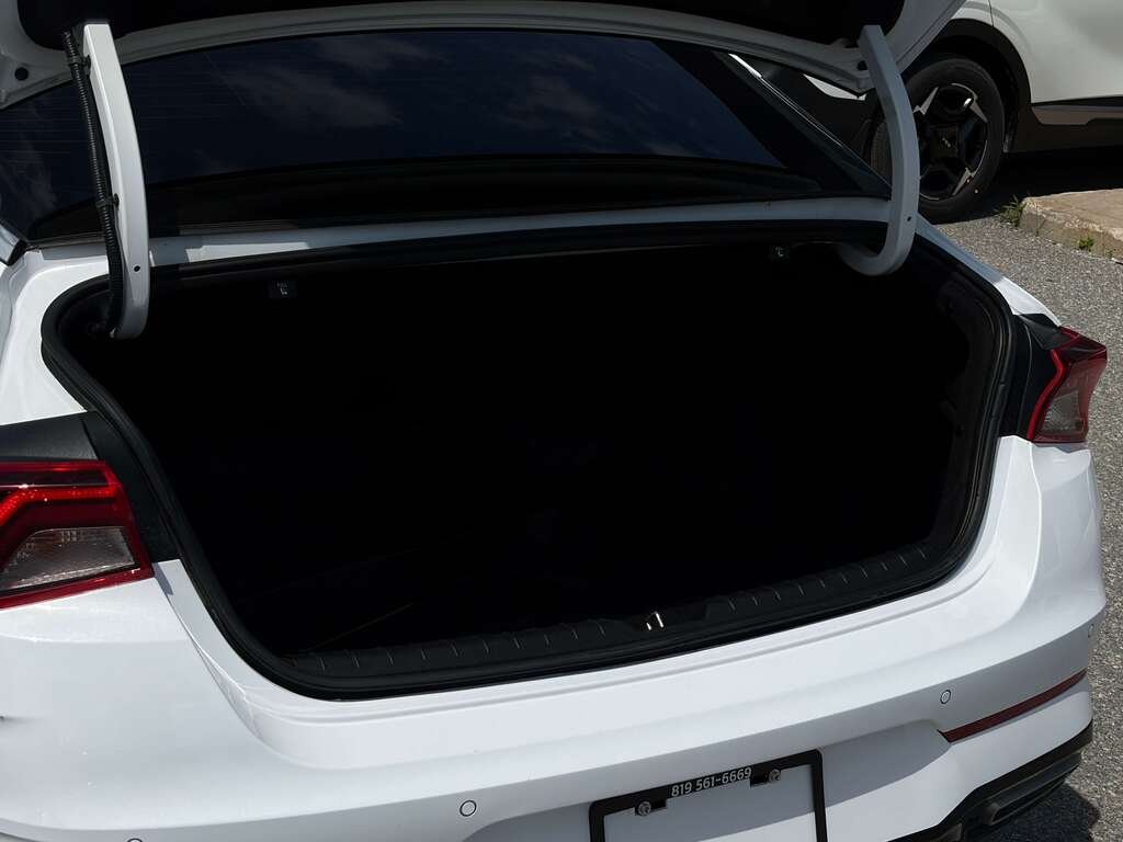 2022 Kia K5 White Gatineau - photo #19