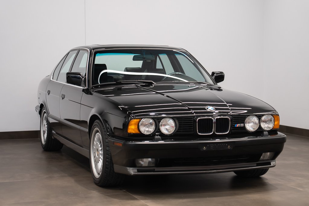 BMW M5 LOW KM! - $94500 USD 1992 Noir Montréal - photo #3