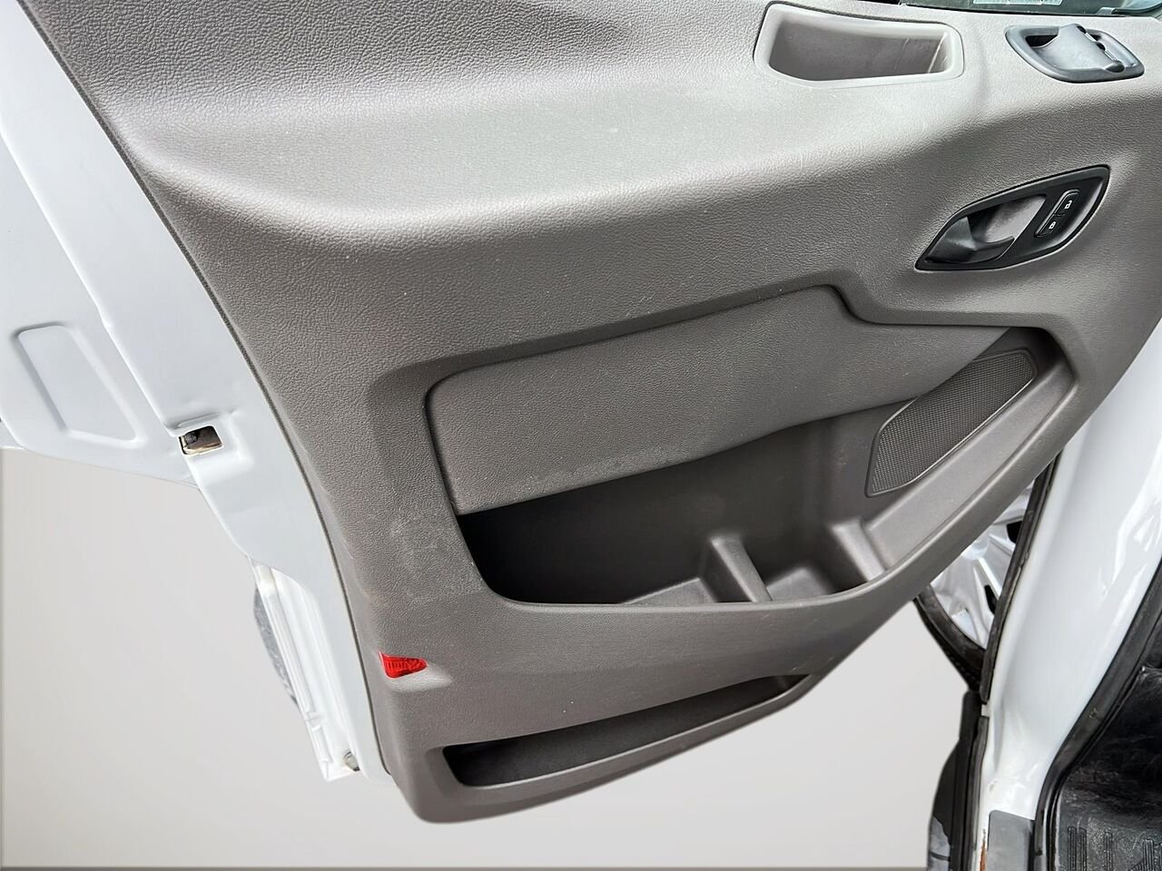 2022 Ford E-Transit Toit surélevé White Québec - photo #9