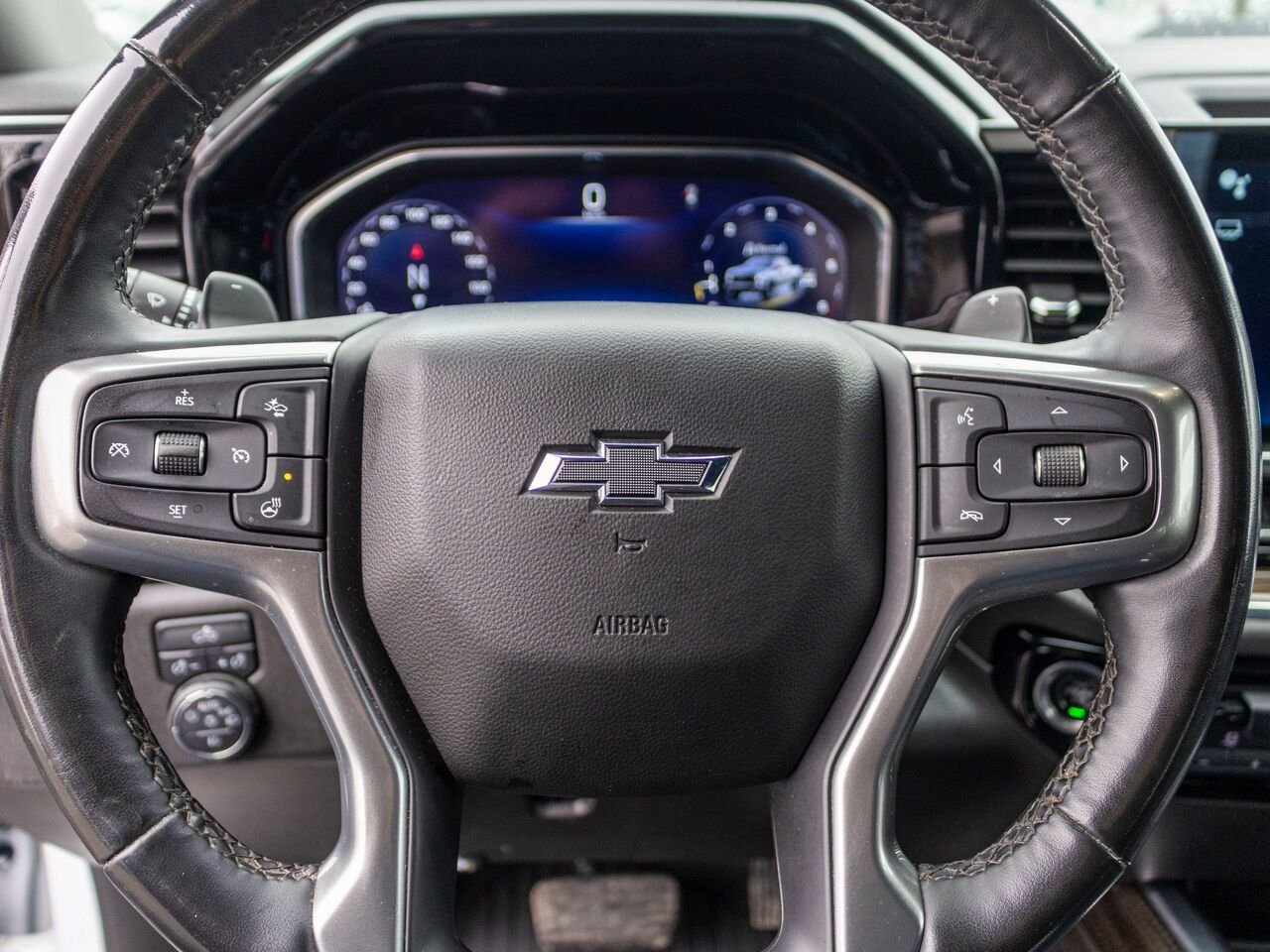 Chevrolet Silverado 1500 LT Trail Boss cabine multiplace 4RM 157 po 2024 Blanc Châteauguay - photo #11