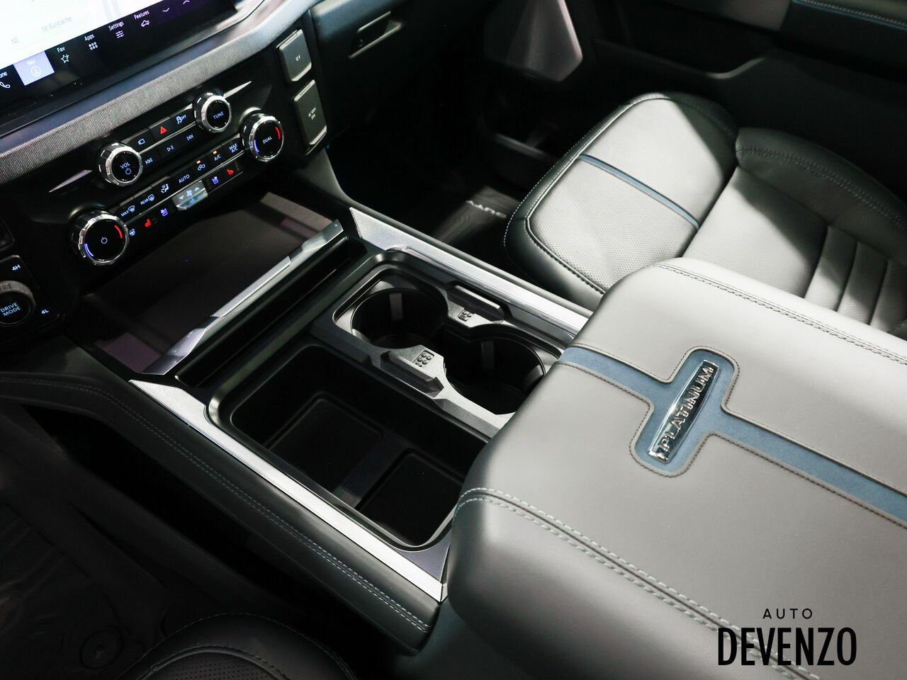 2026 Ford Super Duty F-450 DRW Black Saint-Eustache - photo #19