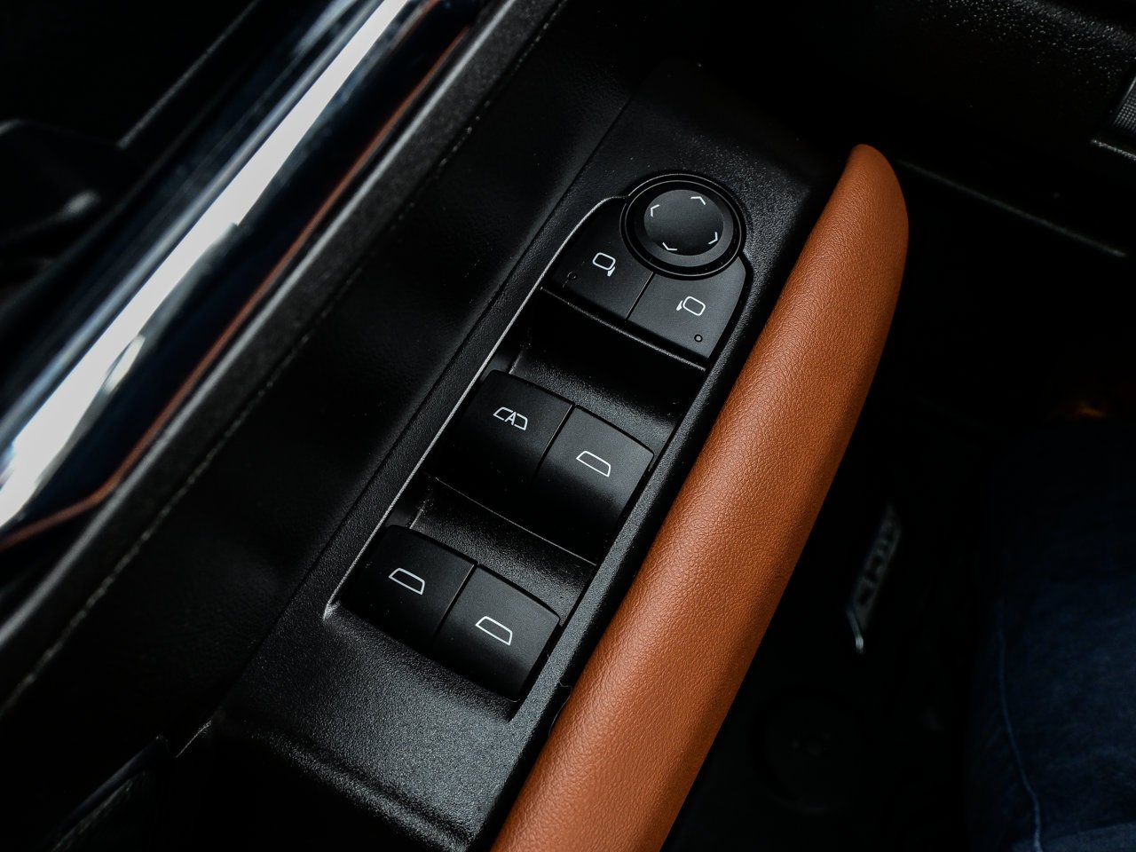 2025 GMC Canyon 4WD Crew Cab AT4 Black Sherwood Park - photo #18