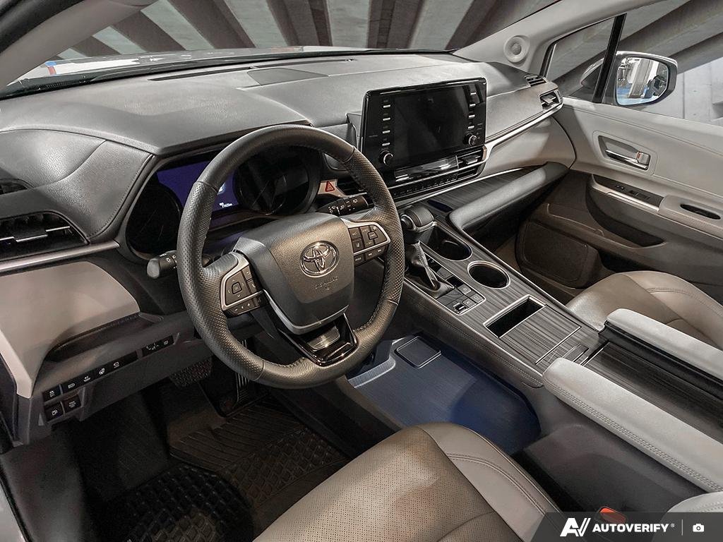2023 Toyota Sienna 2601822A | Limited Silver Edmonton - photo #11