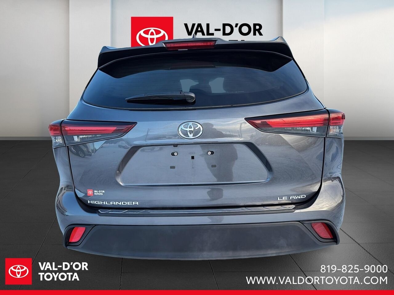 Toyota Highlander LE AWD LE AWD 2024 Gris magnétique métallisé Val-d'Or - photo #2