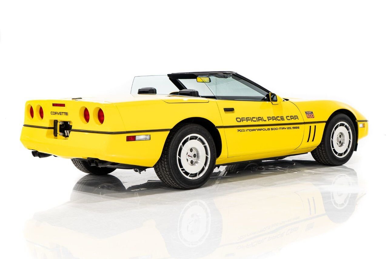 1986 Chevrolet Corvette Pace Car livery with only 17,380km (10,800miles) Yellow Montreal - photo #42