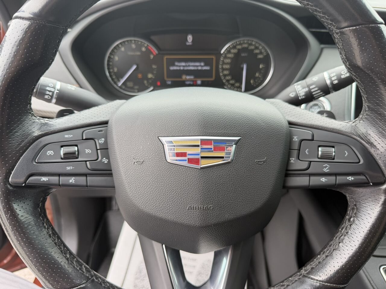 2019 Cadillac XT4 SPORT AWD Orange Laval - photo #15