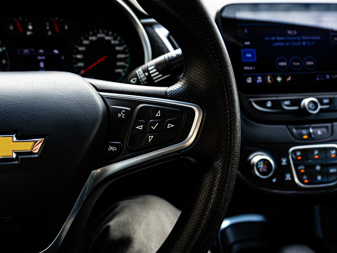 2022 Chevrolet Malibu 4dr Sdn LT Grey Sherwood Park - photo #21