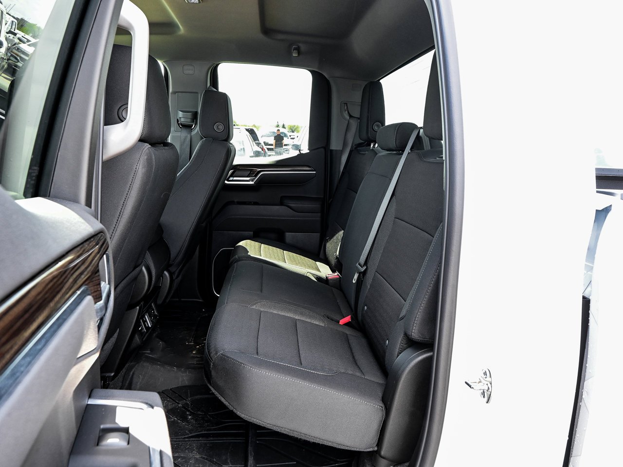 2025 Chevrolet Silverado 1500 4WD Double Cab 147 RST White Sherwood Park - photo #15
