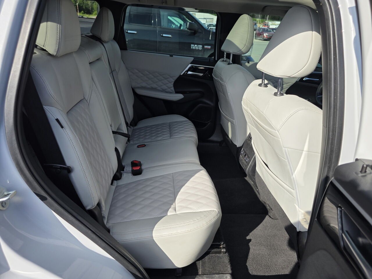 2022 Mitsubishi Outlander GT S-AWC White Rouyn-Noranda - photo #50
