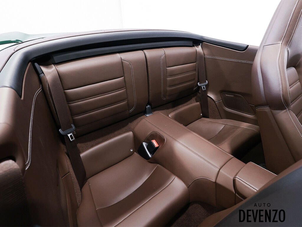 2022 Porsche 911 Green Saint-Eustache - photo #18