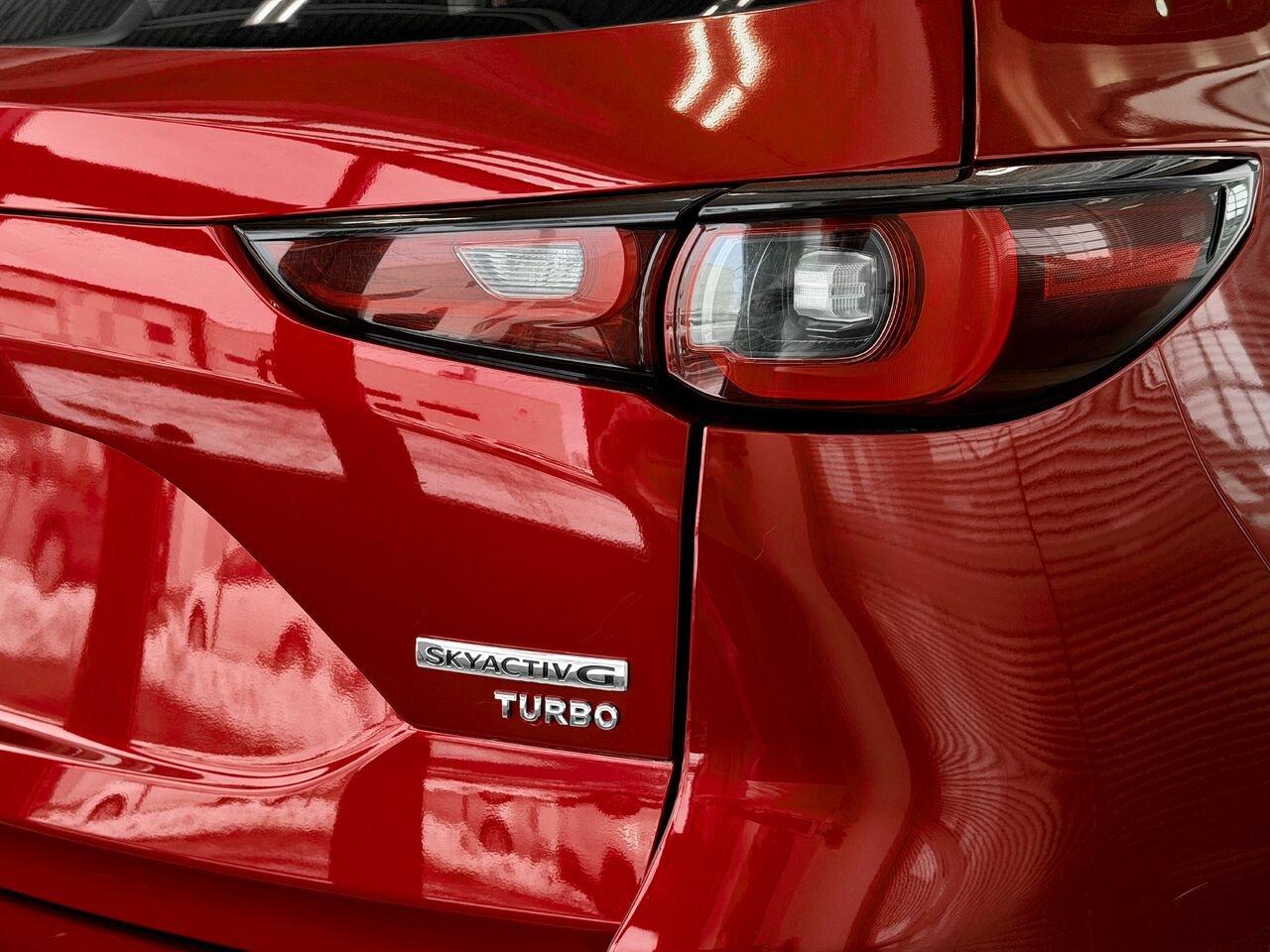 2022 Mazda CX-5 Red Notre-Dame-des-Prairies - photo #11