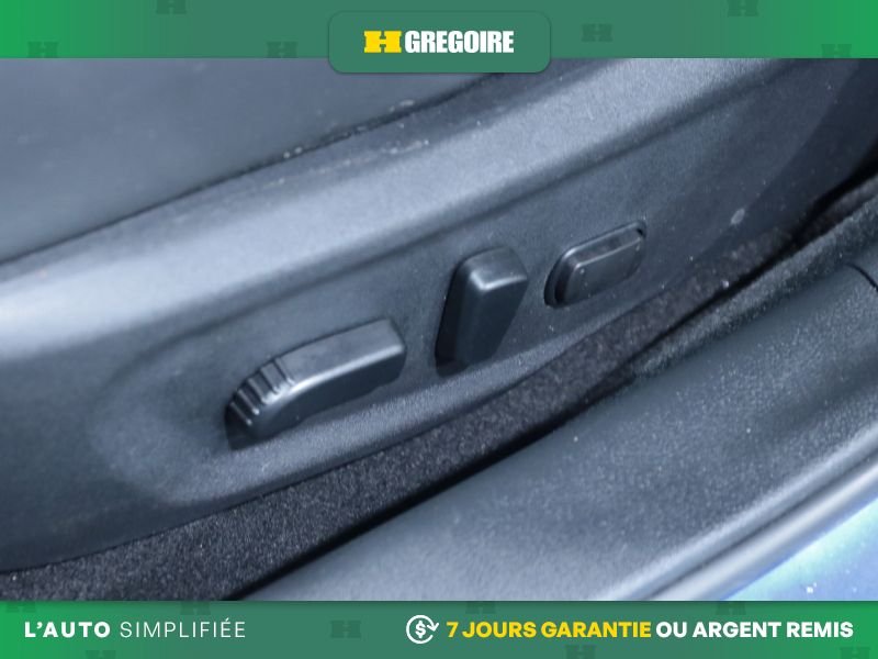 Toyota Rav 4 821366 | LE AWD AUTO AC GR ELEC CAM RECULE BLUETOOTH 2020 Argent Laval - photo #16