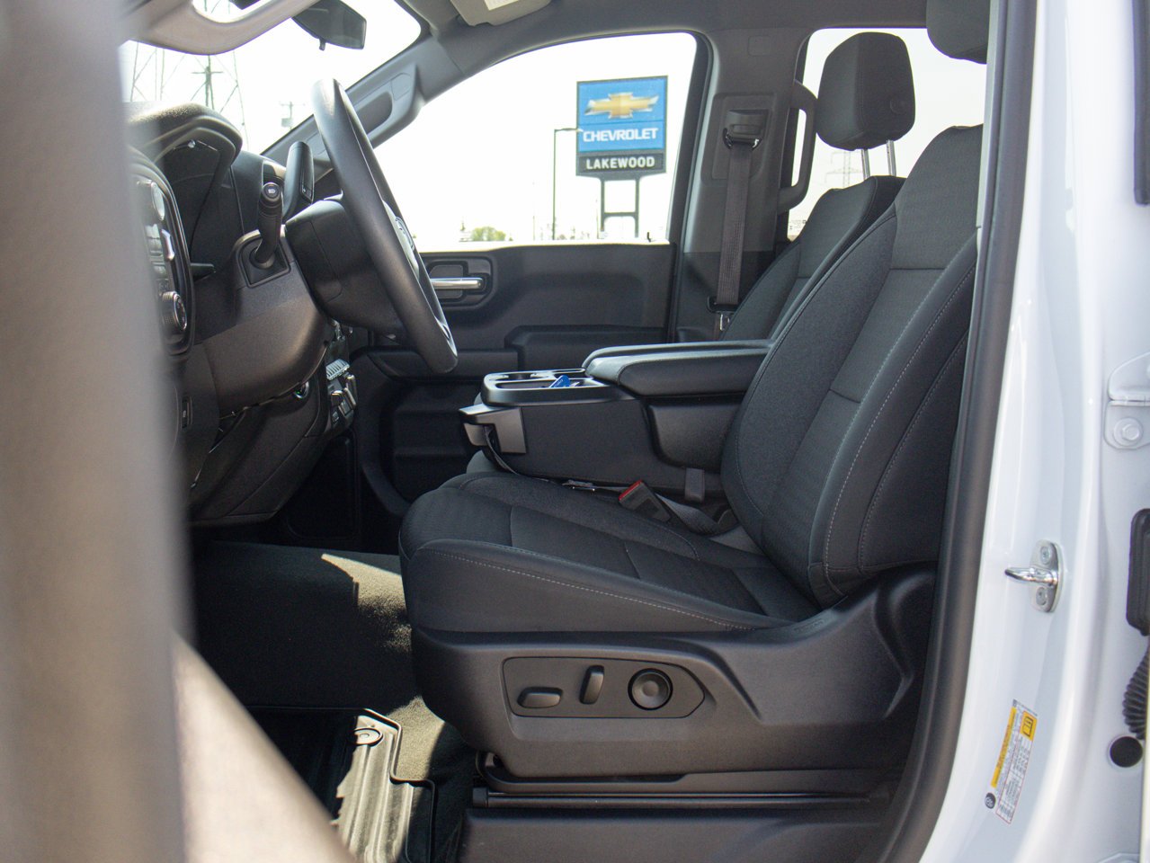 2024 Chevrolet Silverado 1500 4WD Crew Cab 147 Custom Trail Boss White Sherwood Park - photo #16