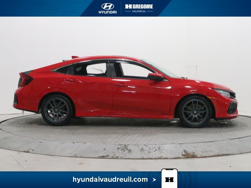 2019 Honda Civic Red Laval - photo #12