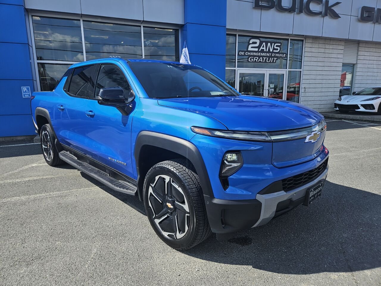 Chevrolet Silverado EV LT à autonomie prolongée à cabine multiplace e4RM 2025 Bleu Thetford Mines - photo #1