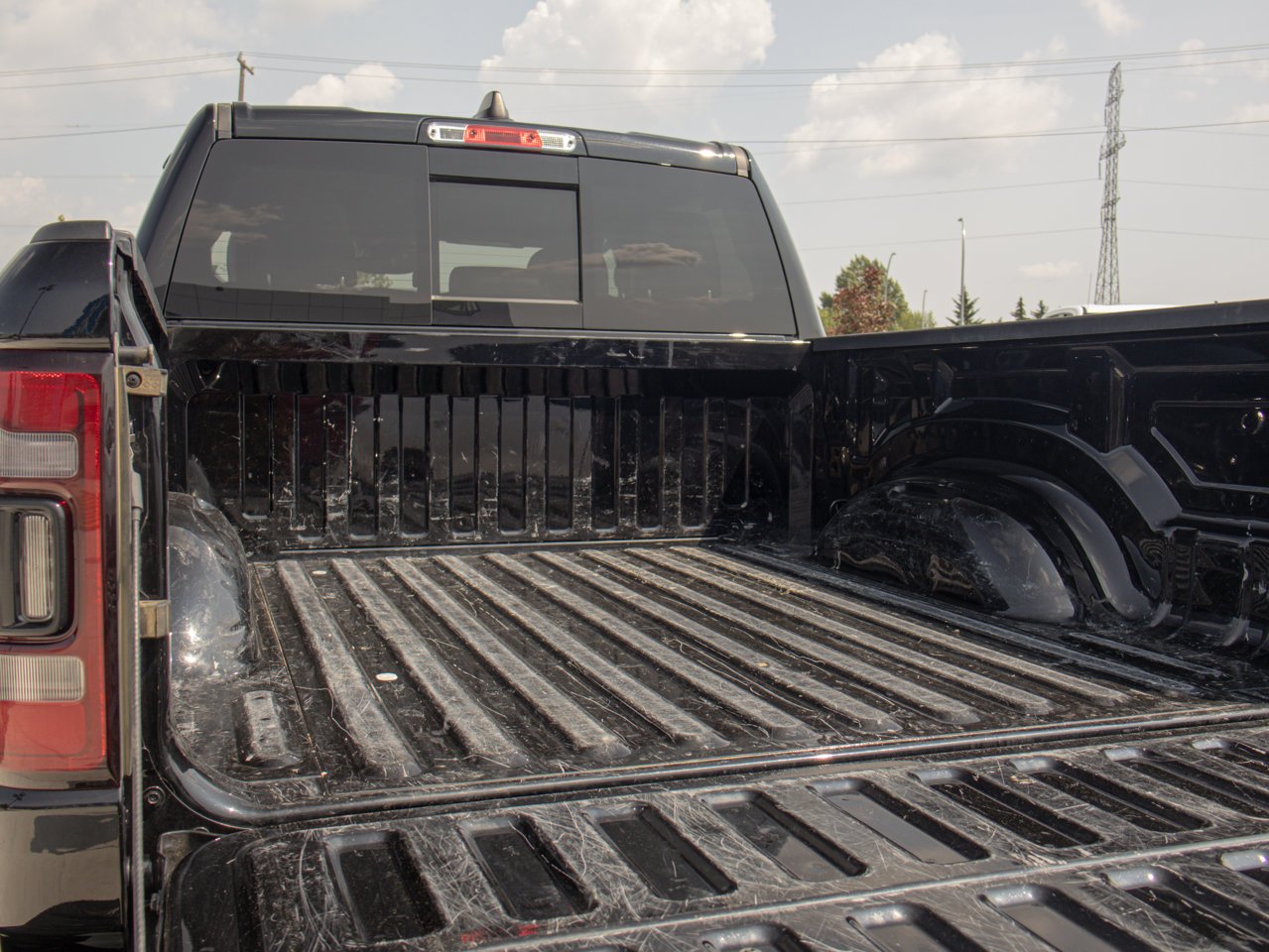 2022 Ram 1500 Sport 4x4 Crew Cab 5'7 Box Black Sherwood Park - photo #8