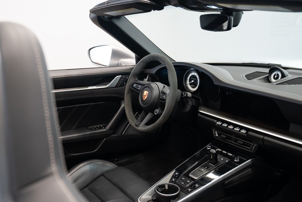 Porsche 911 Turbo S cabriolet 2023 Argent Kirkland - photo #22