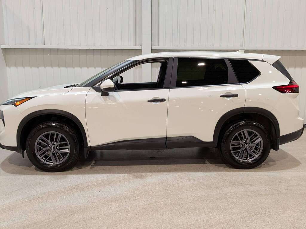 2024 Nissan Rogue AWD S White Val-David - photo #2