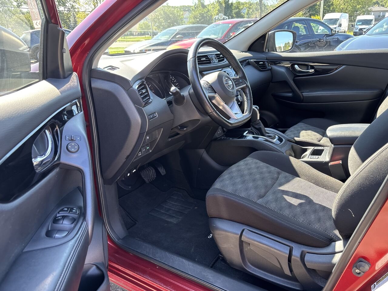 2021 Nissan Qashqai SV TI CVT Red Montmagny - photo #11