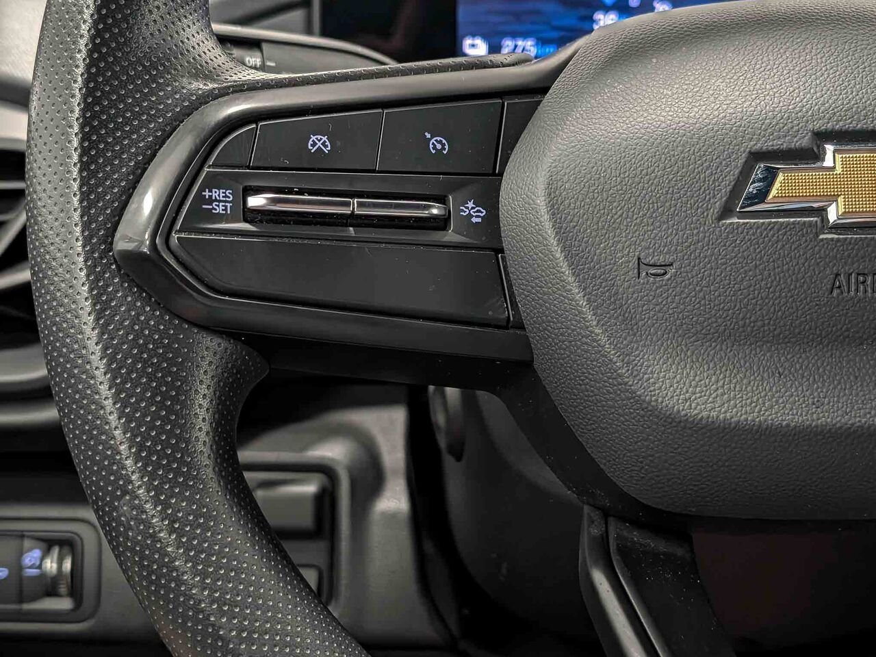 CHEVROLET Silverado EV eAWD Crew Cab 4WT Grosse Batterie 2024 Blanc Sherbrooke - photo #12