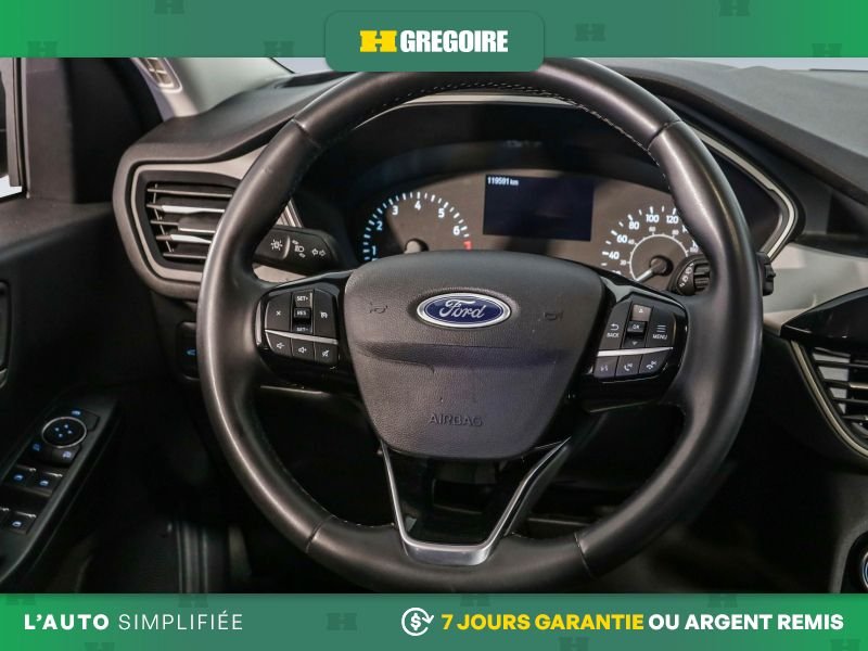 2022 Ford Escape Grey Laval - photo #18