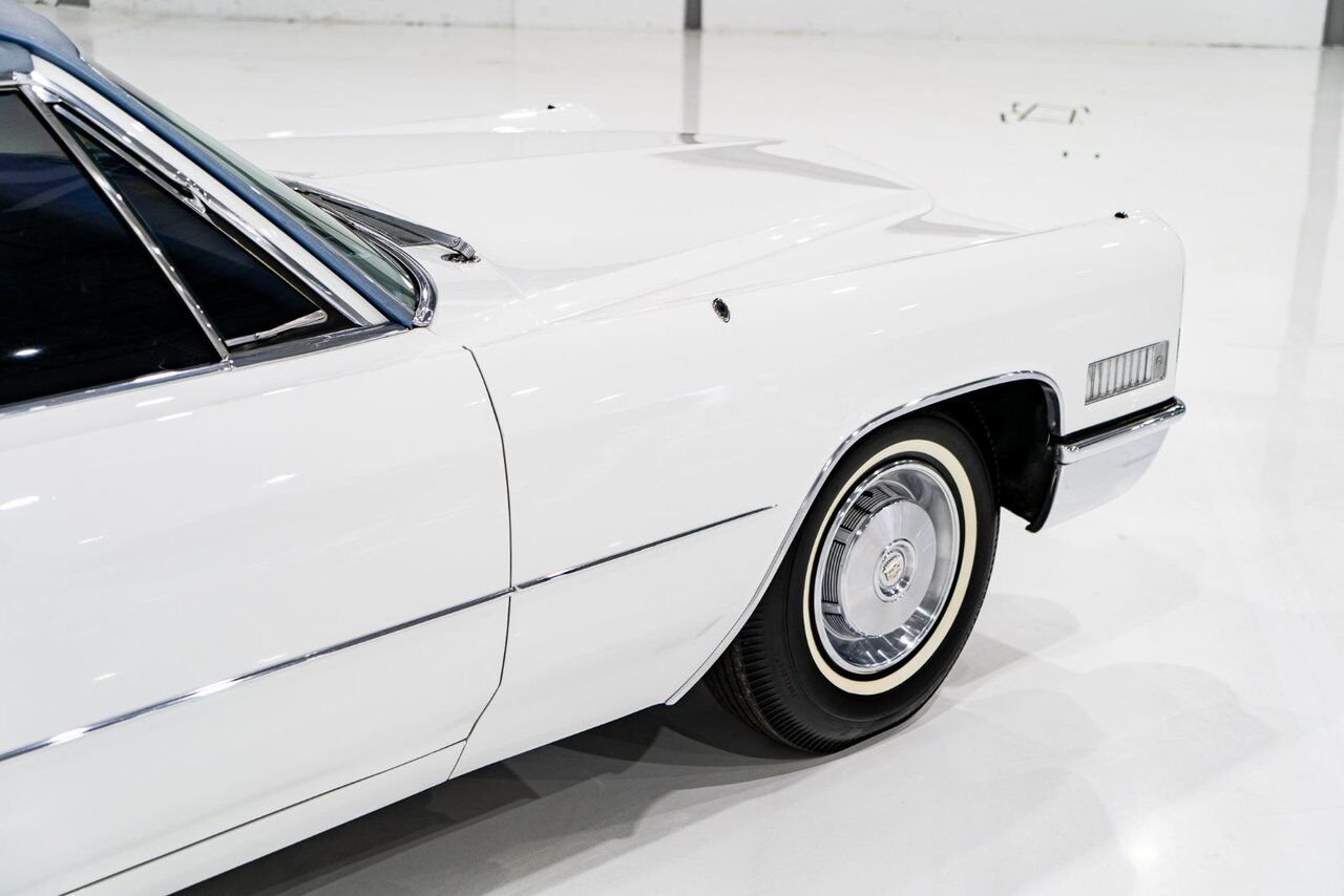 Cadillac Fleetwood **PRICE IN USD** Factory Limo dual AC with only 18,892 miles 1966 Blanc Montréal - photo #34