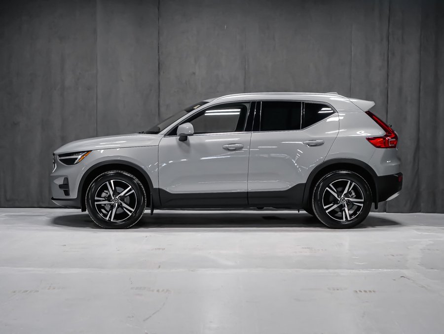2025 Volvo XC40 B5 CORE BRIGHT CLIMATE Grey