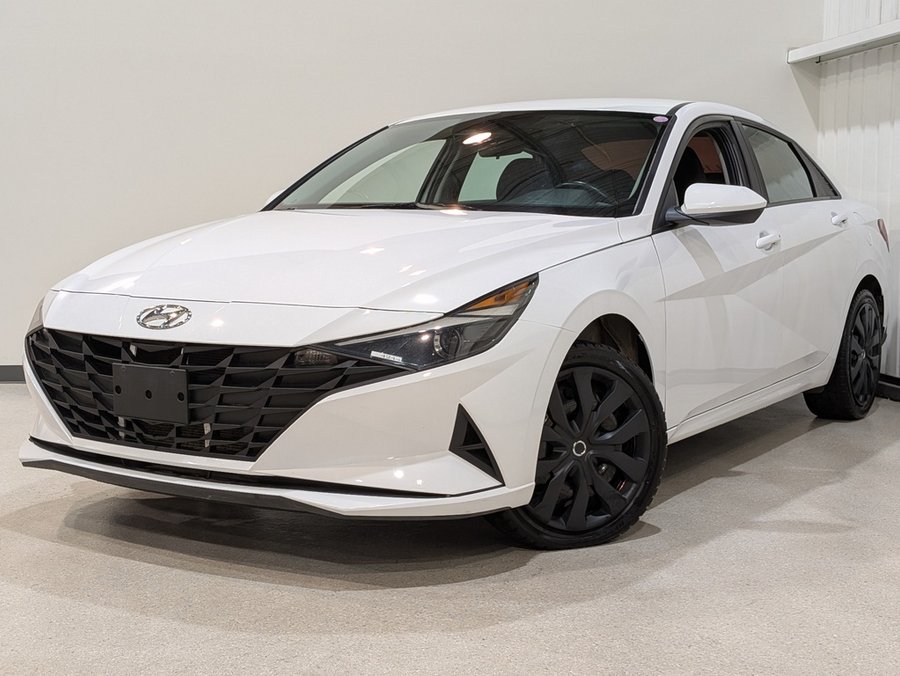 2022 Hyundai Elantra White