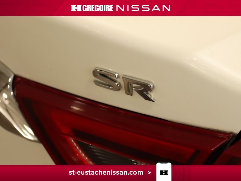 2017 Nissan Maxima White Laval - photo #23