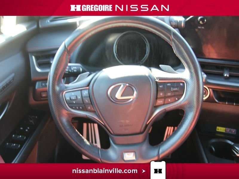 2023 Lexus UX White Saint-Eustache - photo #13