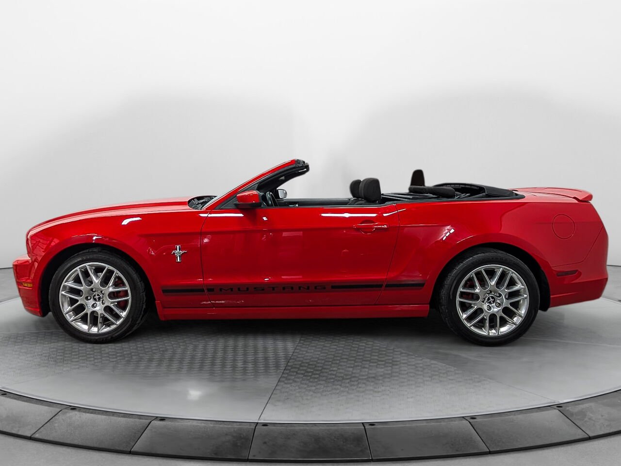 2014 Ford MUSTANG Convertible V6 Premium 1 Propriétaire Manuelle Red Sherbrooke - photo #2