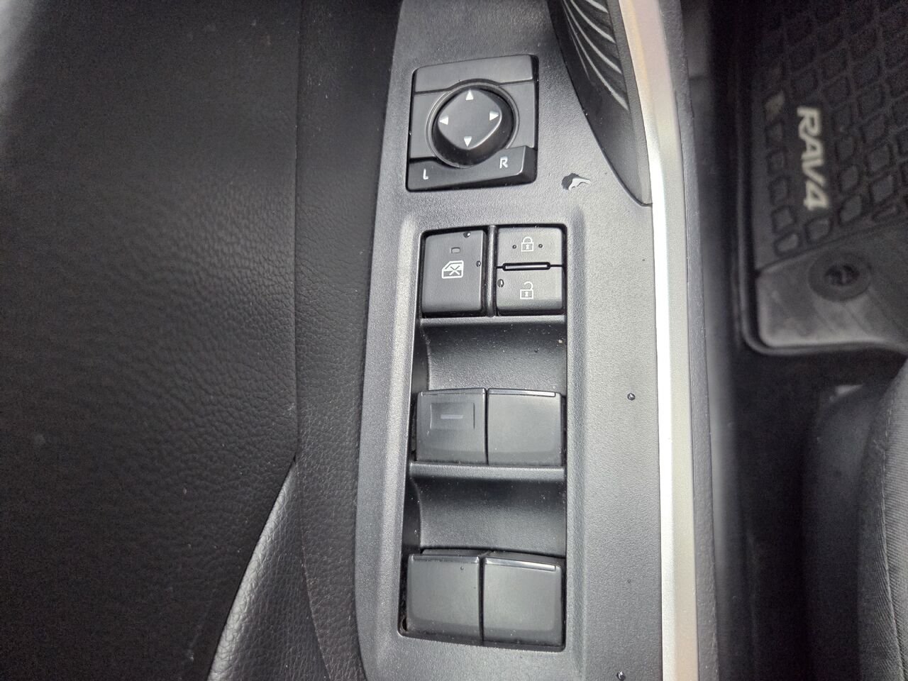 2022 Toyota RAV4 Grey Amos - photo #13