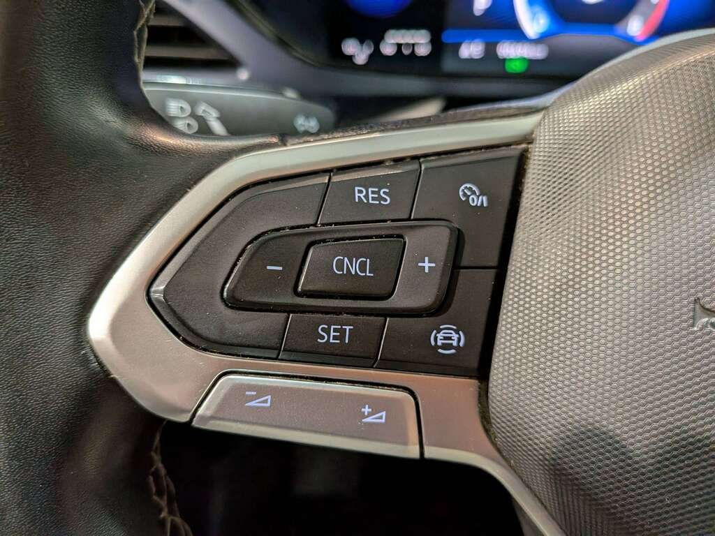 Volkswagen Taos Comfortline 4MOTION 2022 Bleu Val-David - photo #16