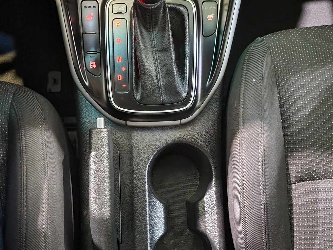2015 Kia Rondo Brown  - photo #24