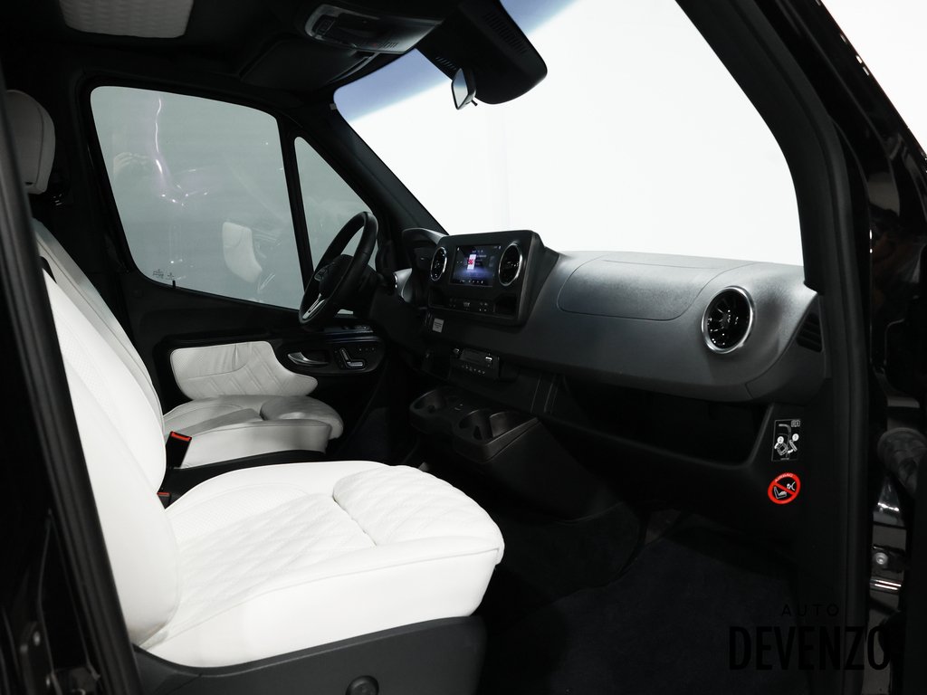 2022 Mercedes-Benz Sprinter fourgonnette utilitaire Black Saint-Eustache - photo #10