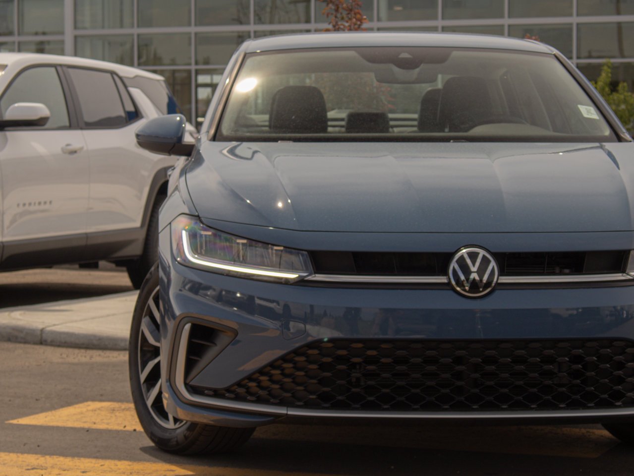 2025 Volkswagen Jetta Comfortline Auto Monterey Blue Pearl Sherwood Park - photo #4