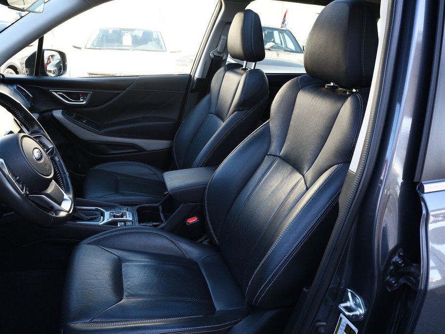 Subaru Forester Limited CVT 2023 Gris