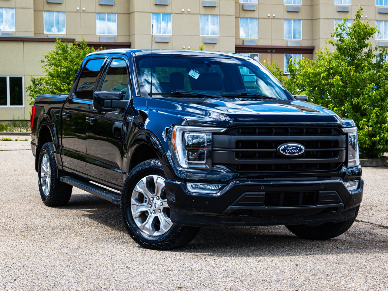 2023 Ford F-150 LARIAT 4WD SuperCrew 5.5' Box Black Sherwood Park - photo #1