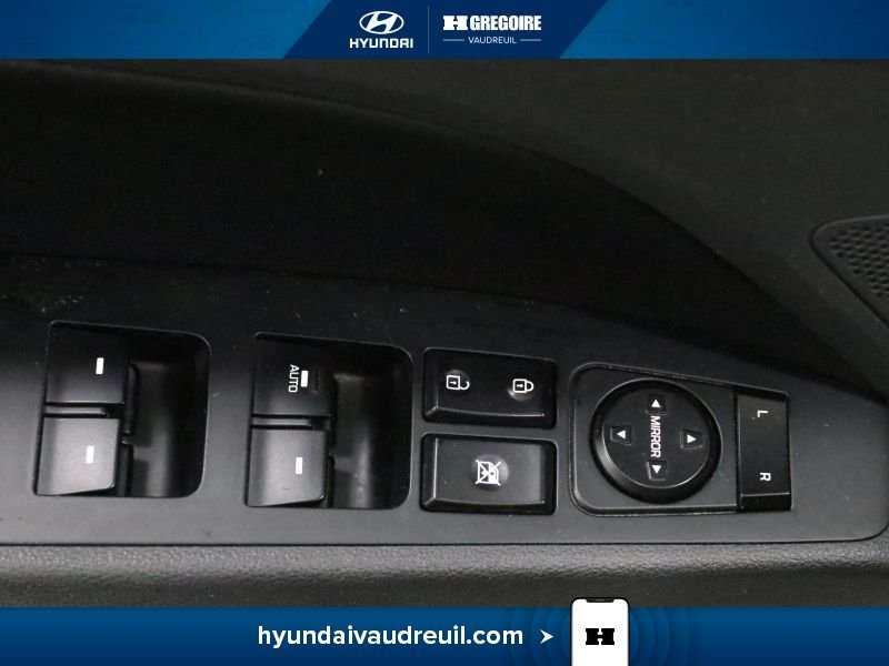 2017 Hyundai Elantra White Laval - photo #16