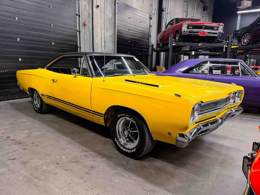 1968 Plymouth GTX 1968 Yellow