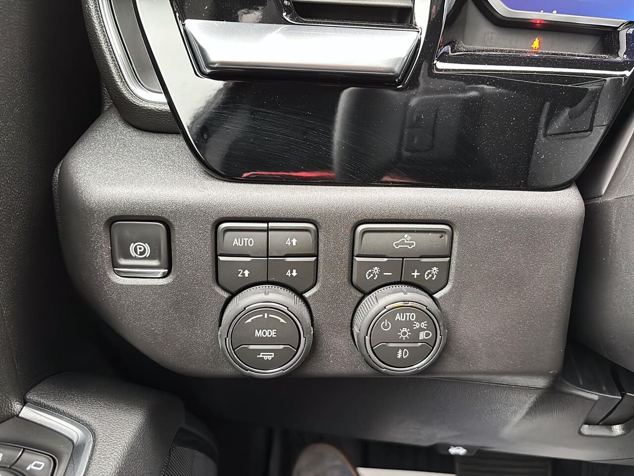 Chevrolet Silverado 1500 RST cabine multiplace 4RM 157 po 2026 GRIS STERLING METALLISE Saint-Hyacinthe - photo #13