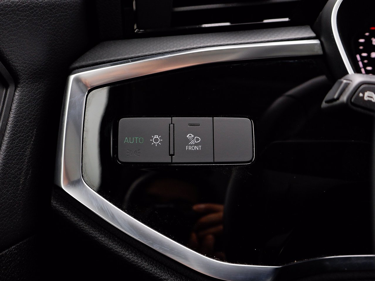 2025 Audi Q3 40 TFSI quattro White Sherwood Park - photo #18