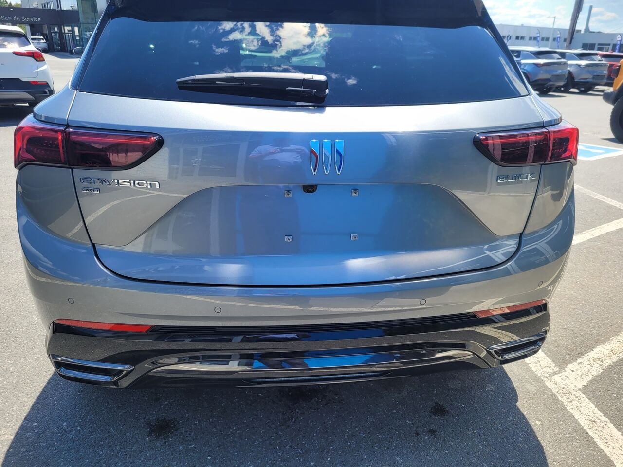 Buick Envision Tourisme sport 4 portes TI 2026 GRIS PIERRE DE LUNE METALLISE Thetford Mines - photo #3