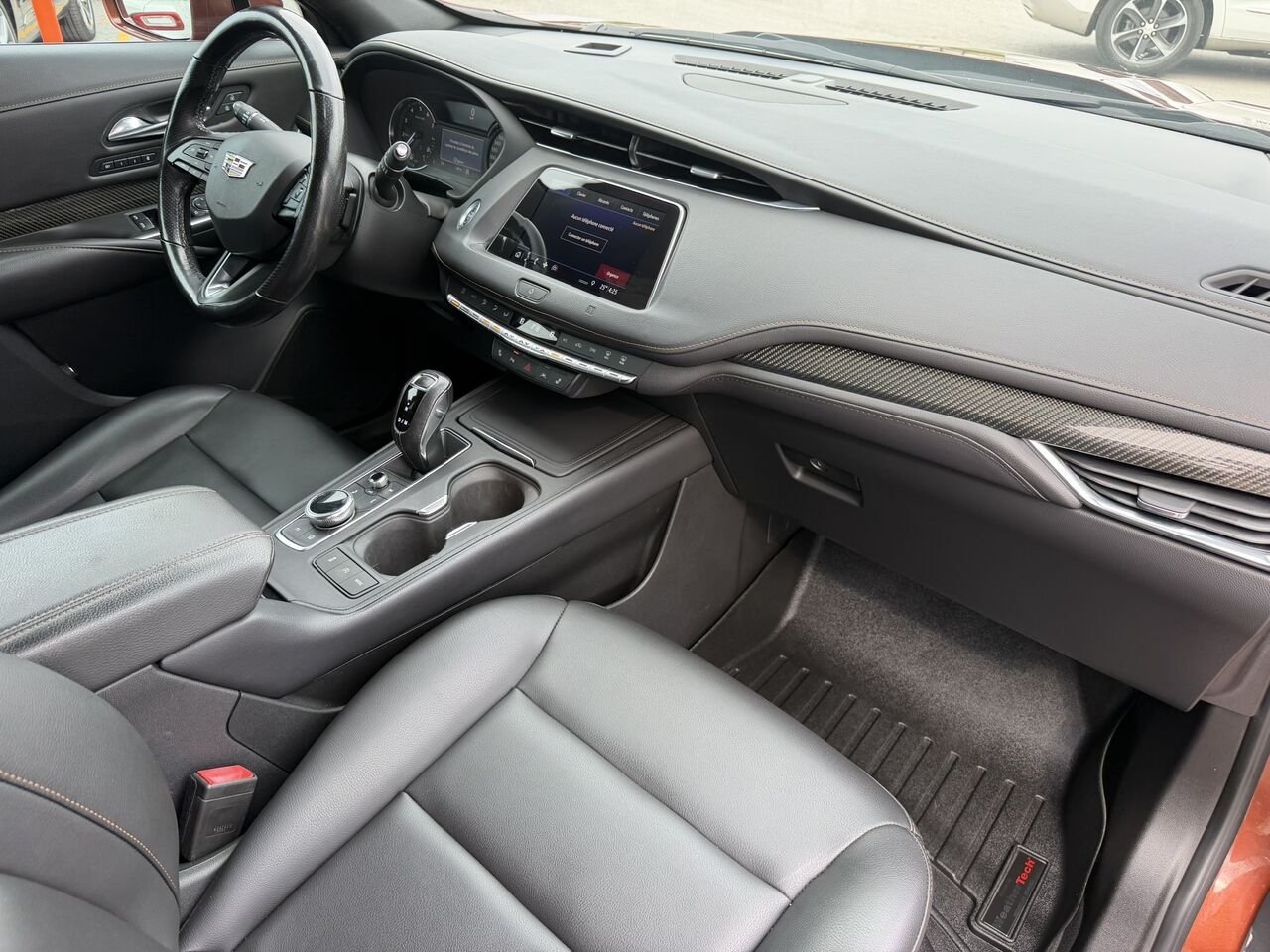 2019 Cadillac XT4 SPORT AWD Orange Laval - photo #23