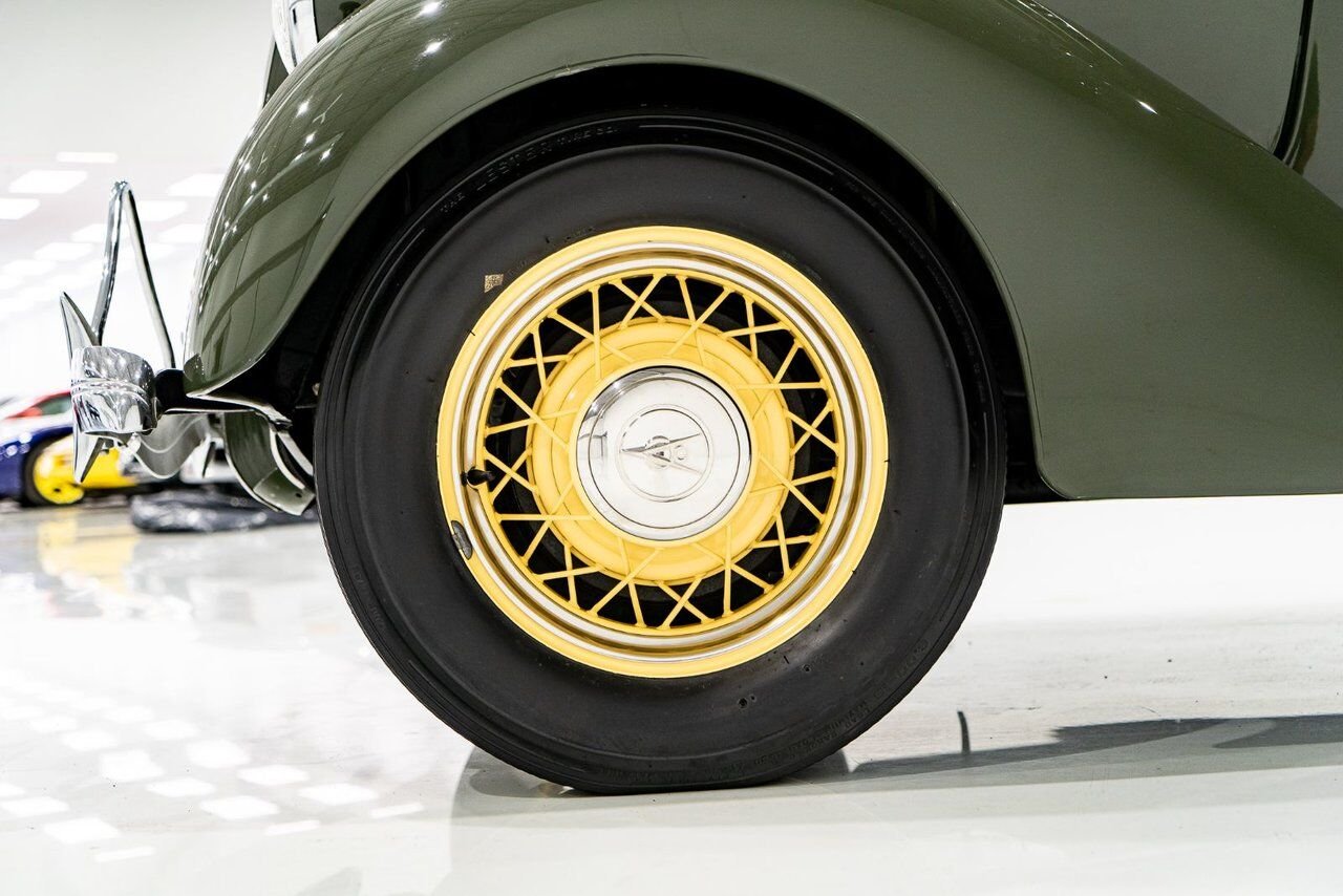 1936 Ford Model 48 Phaeton PRIX EN USD | Beautifully presented in original condition Green Montreal - photo #48