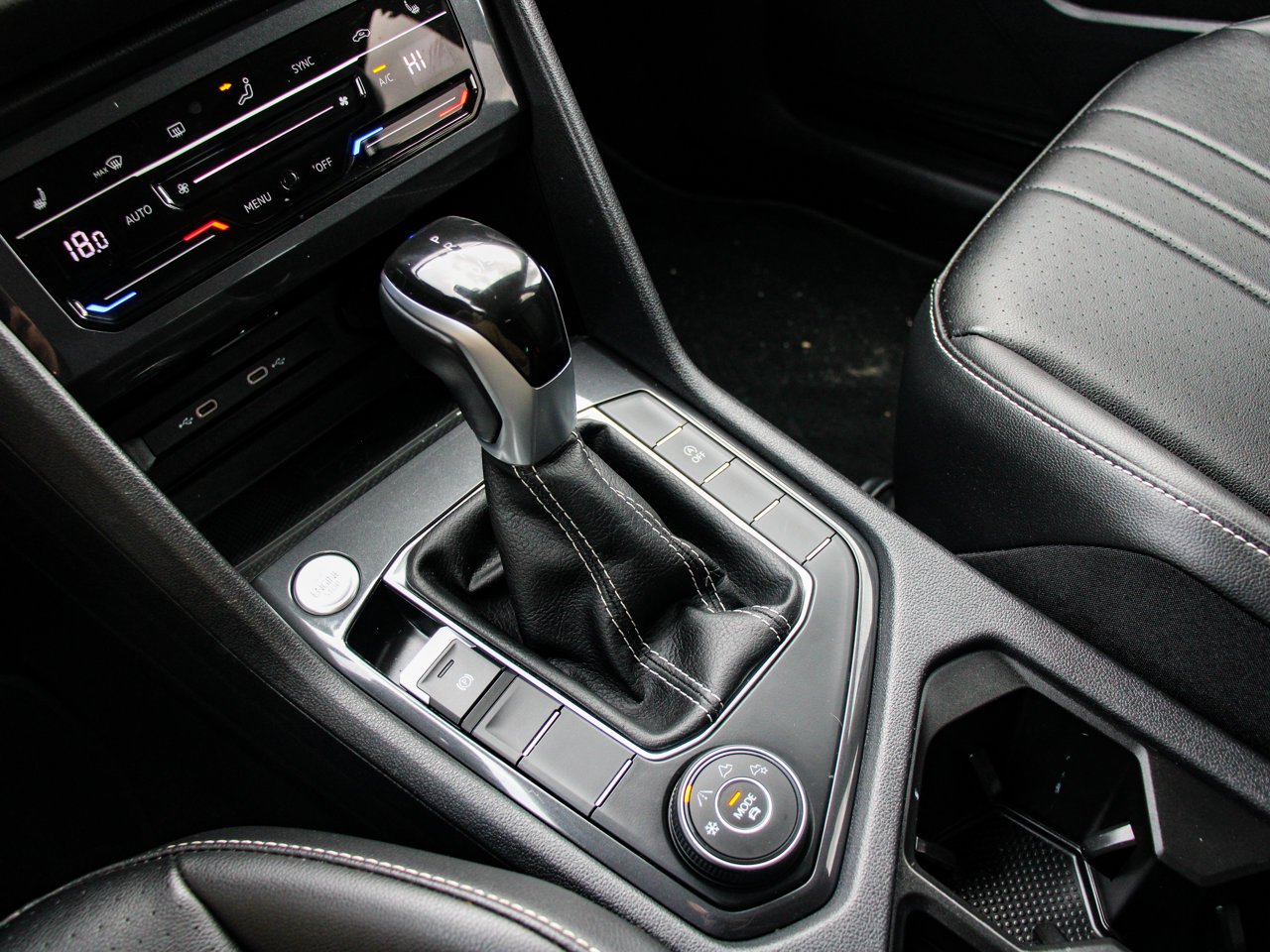 2024 Volkswagen Tiguan Comfortline 4MOTION Blue Sherwood Park - photo #25
